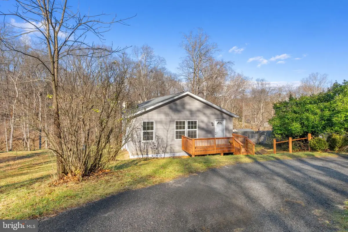 293 Pine Shores Dr, Front Royal, VA 22630 - Image #1