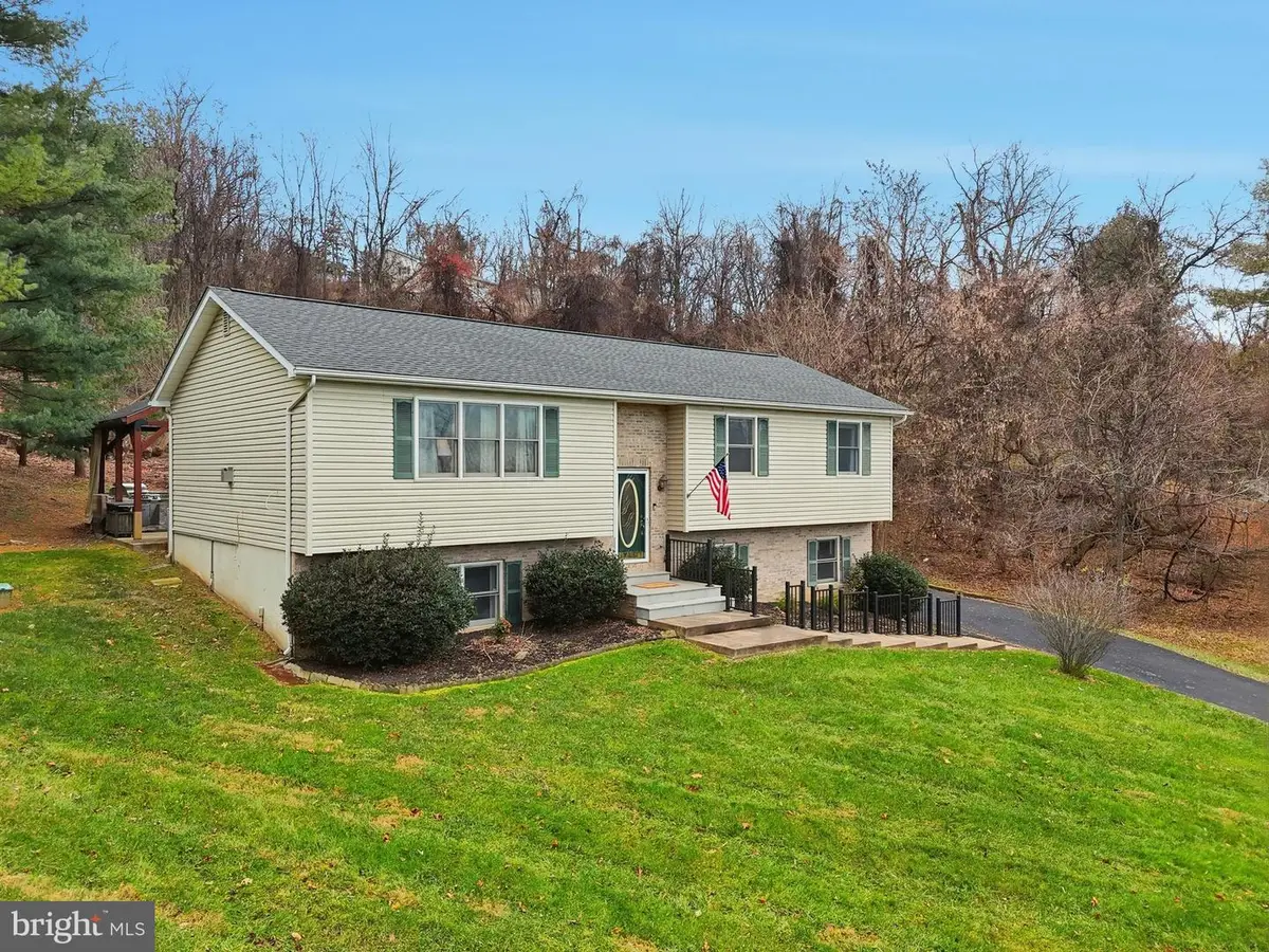 1073 Mountain Heights Rd, Front Royal, VA 22630 - Image #1