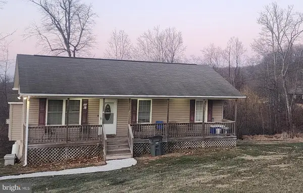 40 Lookout Point Way, LINDEN, VA 22642