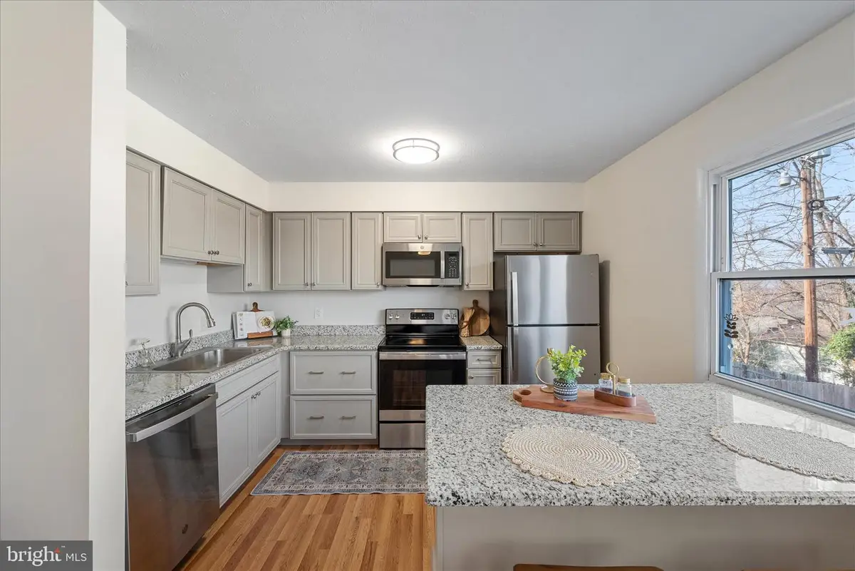 136 Scott St, Front Royal, VA 22630 - Image #1