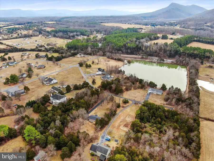 75 Southern Dr, Strasburg, VA 22657 - Image #3