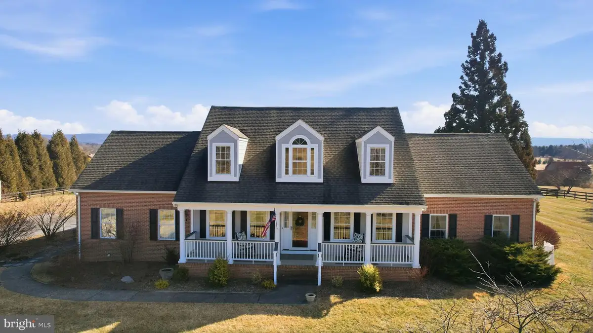 422 Milldale Valley Dr, Front Royal, VA 22630 - Image #1