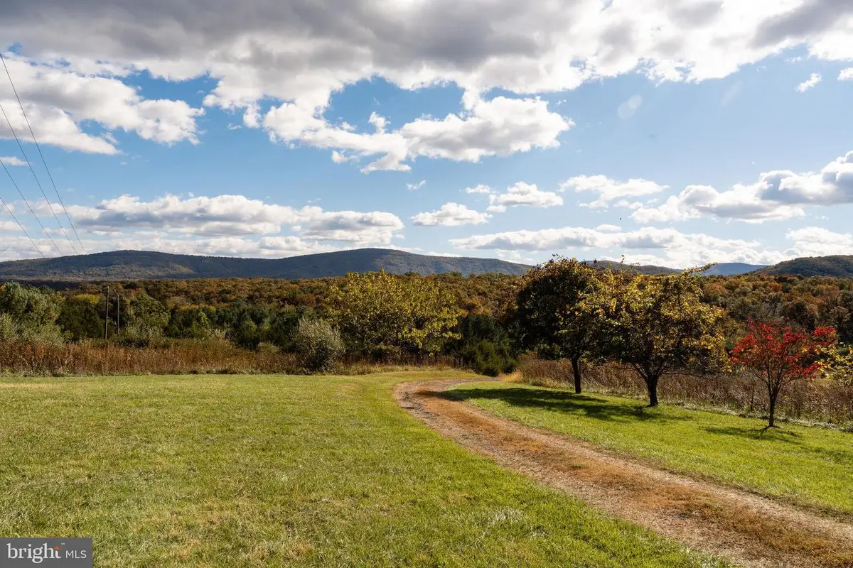 461 Thunderbird Rd, Bentonville, VA 22610 - Image #1