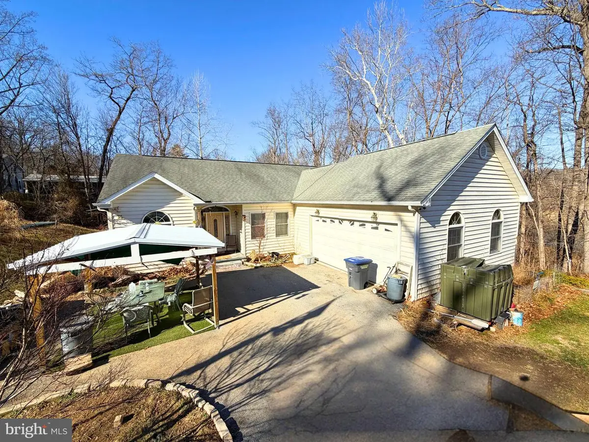 289 Magnolia Dr, Front Royal, VA 22630 - Image #1