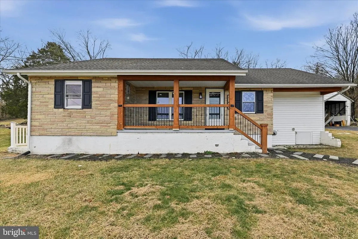 147 W Duck St, Front Royal, VA 22630 - Image #1