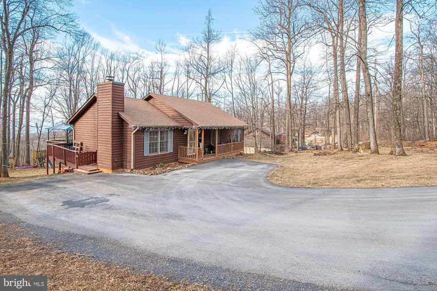 173 Red Robin Ln, Linden, VA 22642 - Image #2