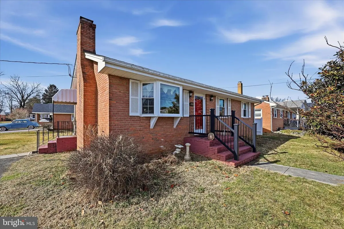 200 Washington Ave, Front Royal, VA 22630 - #1