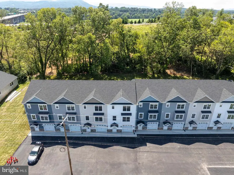 37 Duck St W, Front Royal, VA 22630 - #2