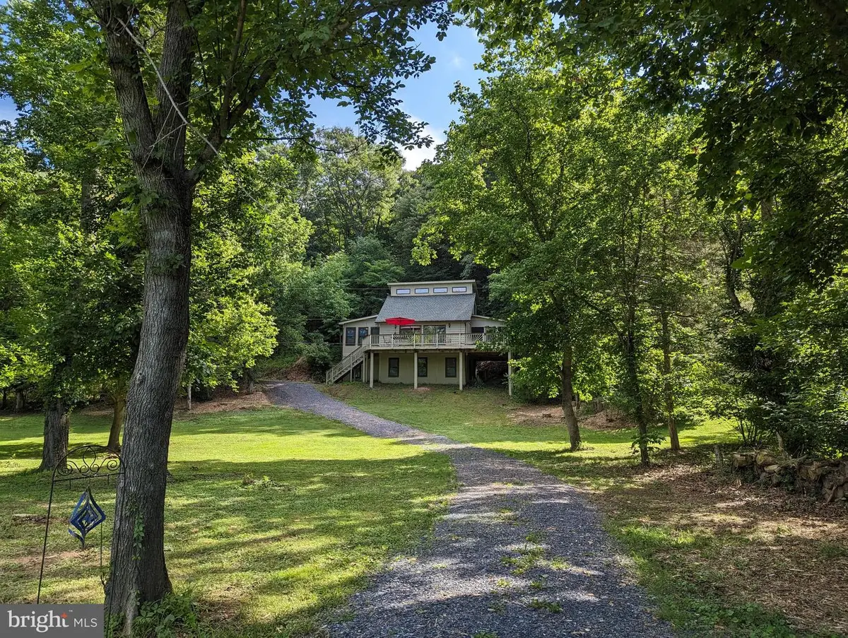 902 Misty Meadow Ln, Bentonville, VA 22610 - #1