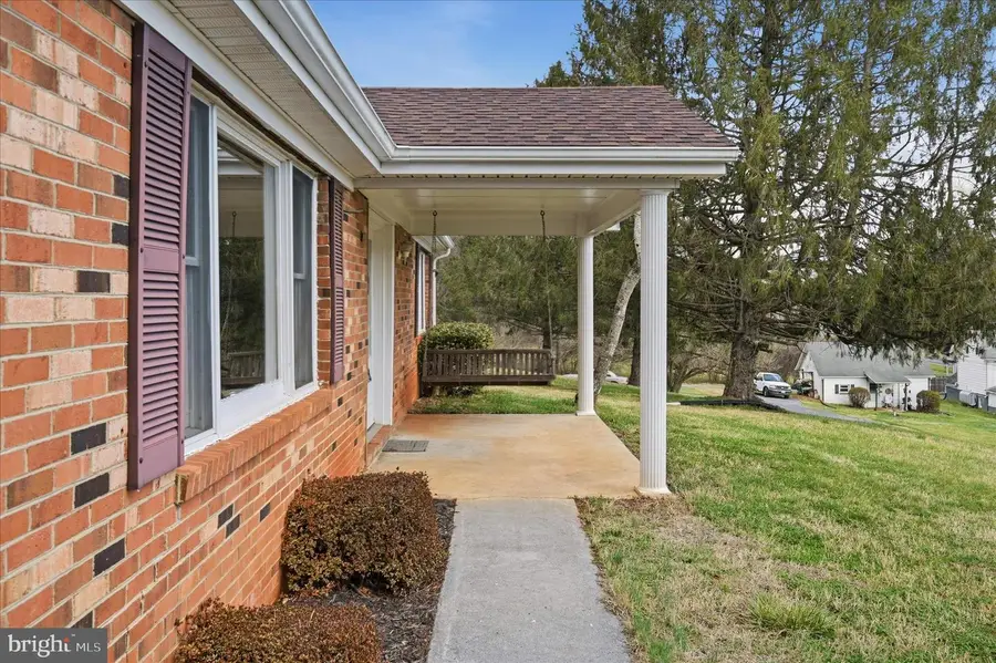 42 Dogwood Ln, Bentonville, VA 22610 - #3