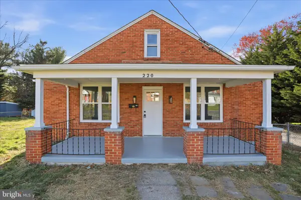 220 Manassas Ave, FRONT ROYAL, VA 22630