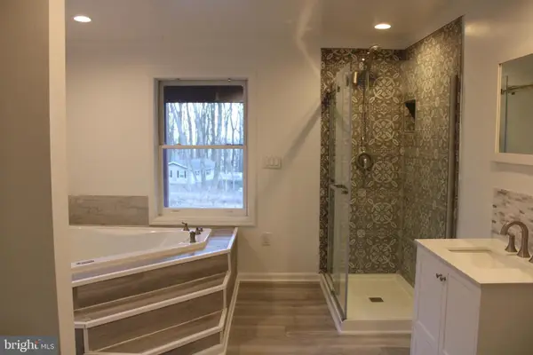 28 Henry Way, LINDEN, VA 22642