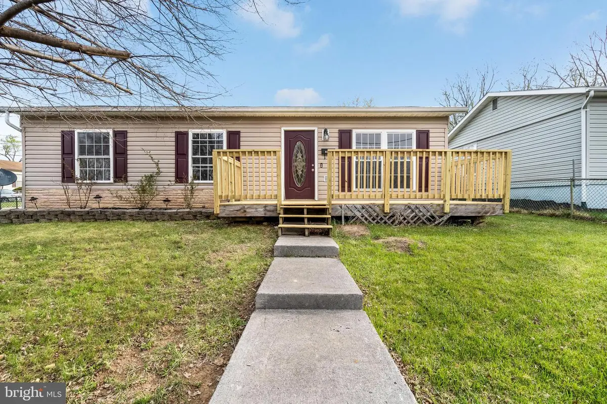 751 W 13th St, Front Royal, VA 22630 - #1