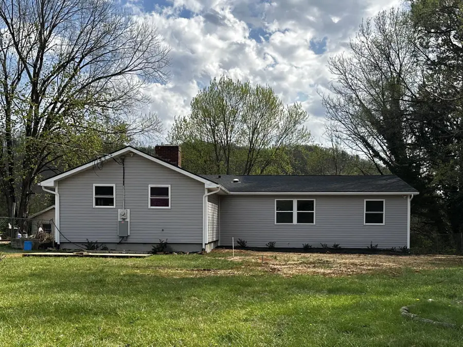 541 Youngs Dr, Front Royal, VA 22630 - #3