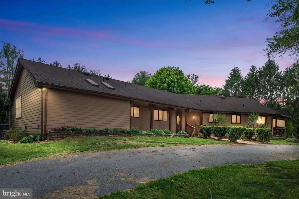 263 Bowling Green Rd, Front Royal, VA 22630 - #1