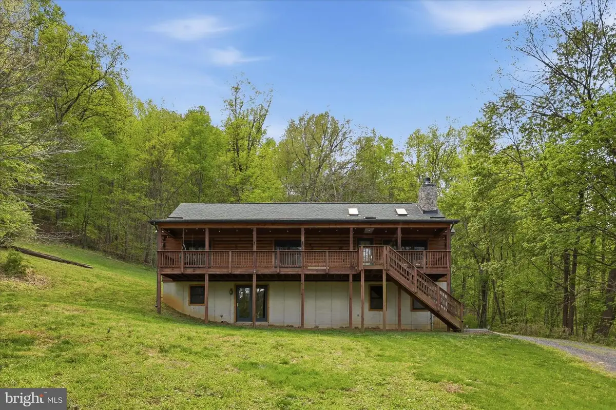 938 Fetchett Rd, Bentonville, VA 22610 - #1