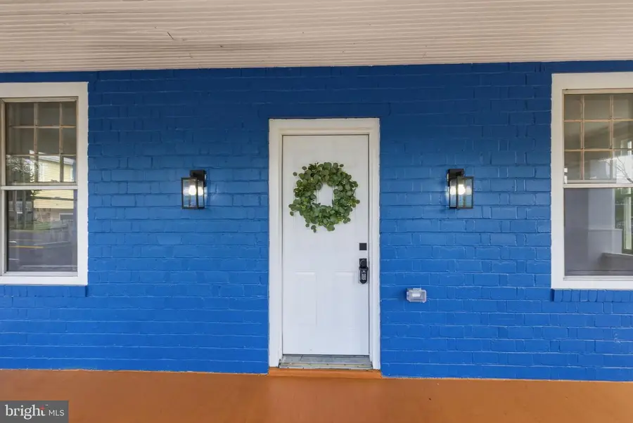 1101 N Royal Ave N, Front Royal, VA 22630 - #2