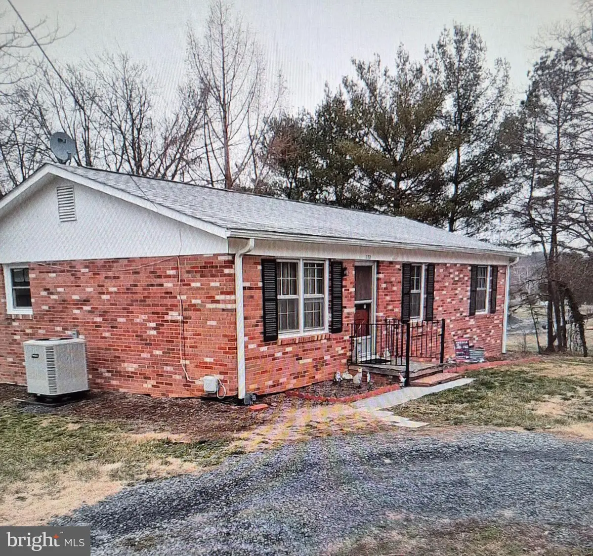 332 W Duck St, Front Royal, VA 22630 - #1