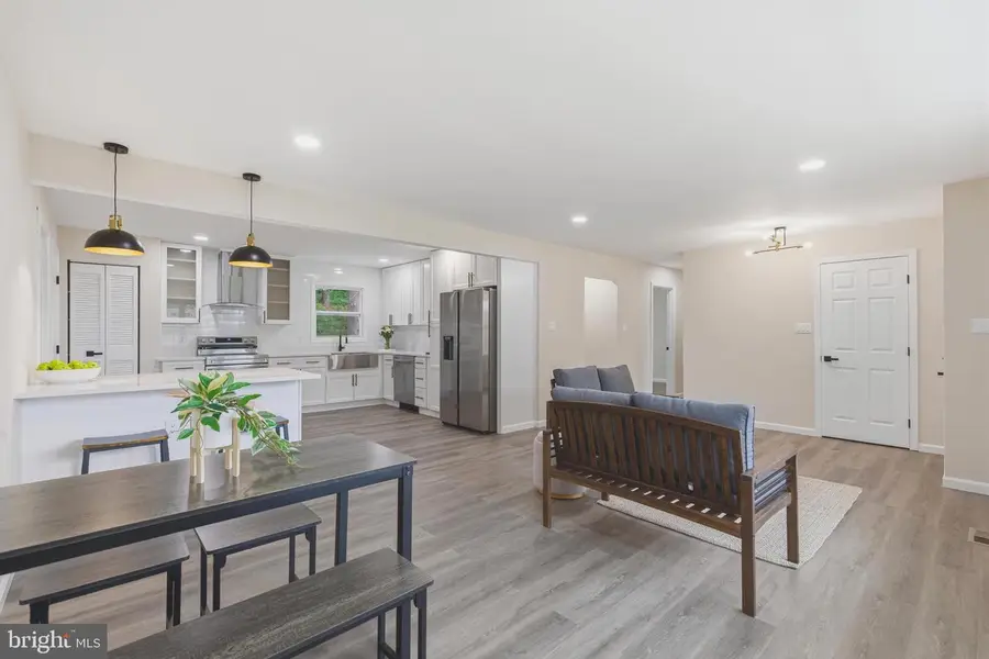 210 S Shenandoah Ave, Front Royal, VA 22630 - #3