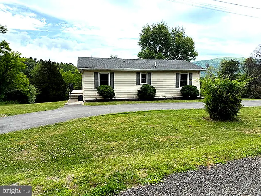 51 Winesap Ct, Linden, VA 22642 - #2