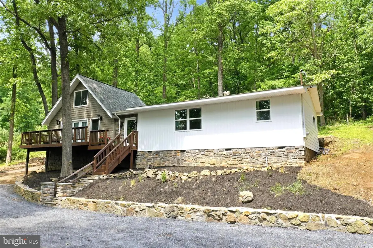 557 Golden Russet Dr, Linden, VA 22642 - #1
