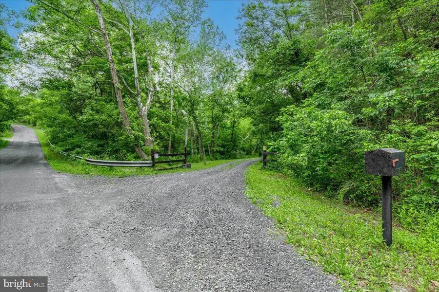 906 Cauthorn Mill Dr, Middletown, VA 22645 - #2