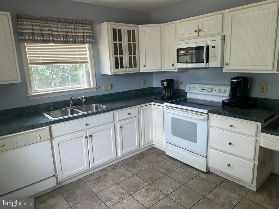 609 Cresthaven Ct, Front Royal, VA 22630 - #3