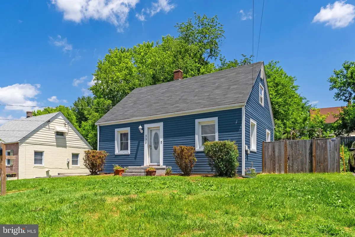 355 W 9th St, Front Royal, VA 22630 - #1