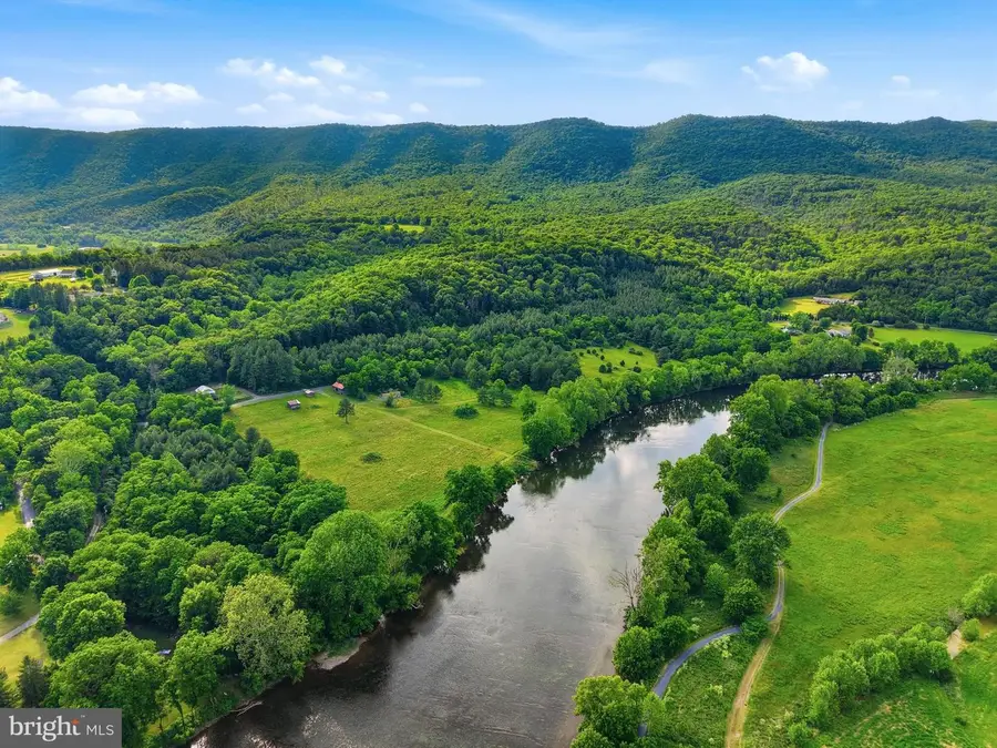 527 Panhandle Rd, Bentonville, VA 22610 - #2