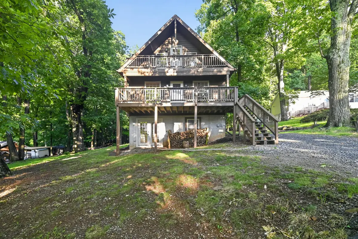 205 Alpine Dr, Front Royal, VA 22630 - #1