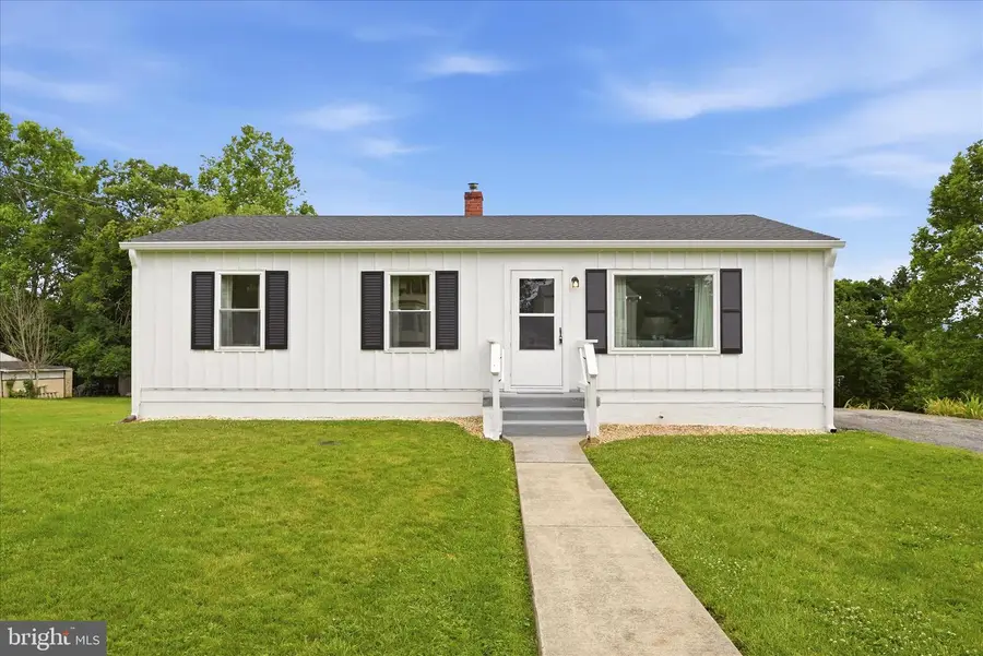 814 W 15th St, Front Royal, VA 22630 - #2