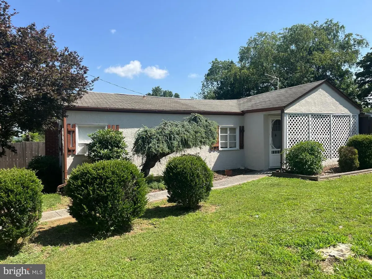 12 Corron Dr, Front Royal, VA 22630 - #1