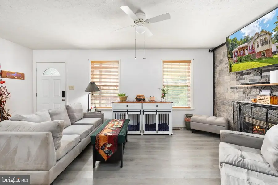 107 Tee Ct, Linden, VA 22642 - #2