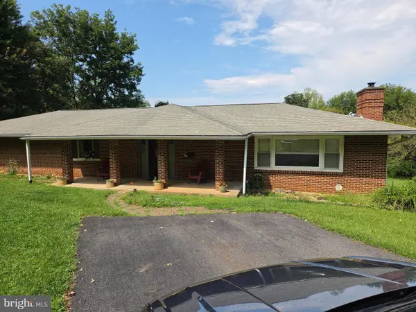 35 Lake Front Rd, FRONT ROYAL, VA 22630