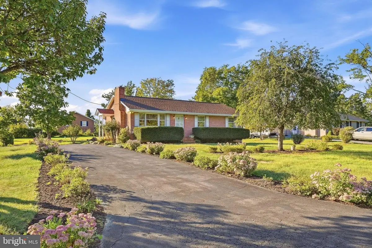306 Poe Dr, Front Royal, VA 22630 - #1