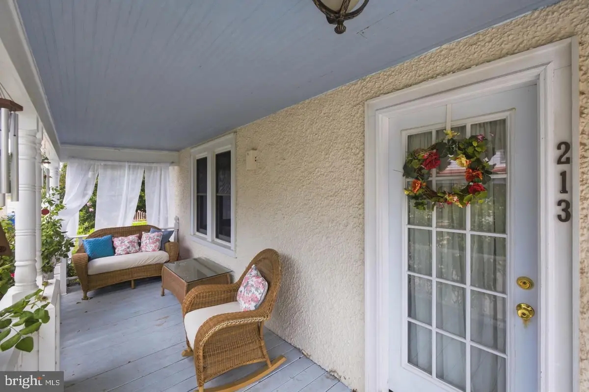 213 E Stonewall Dr, Front Royal, VA 22630 - #1