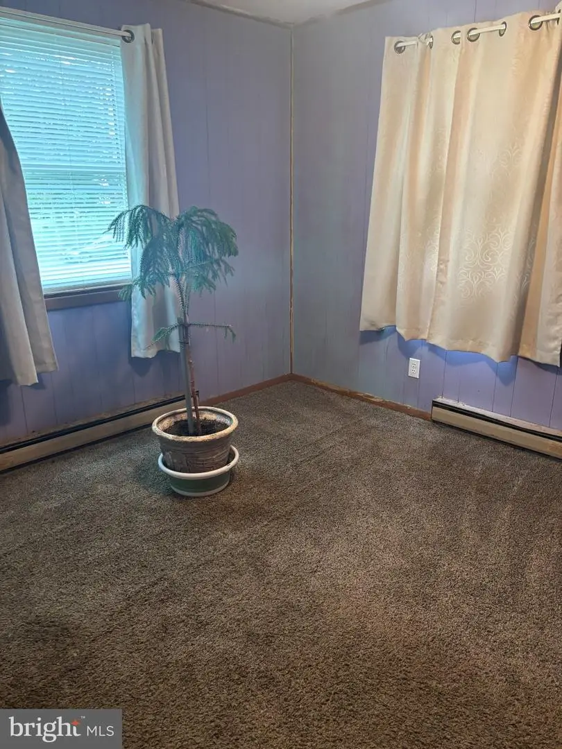 208 E 16th St, Front Royal, VA 22630 - #3