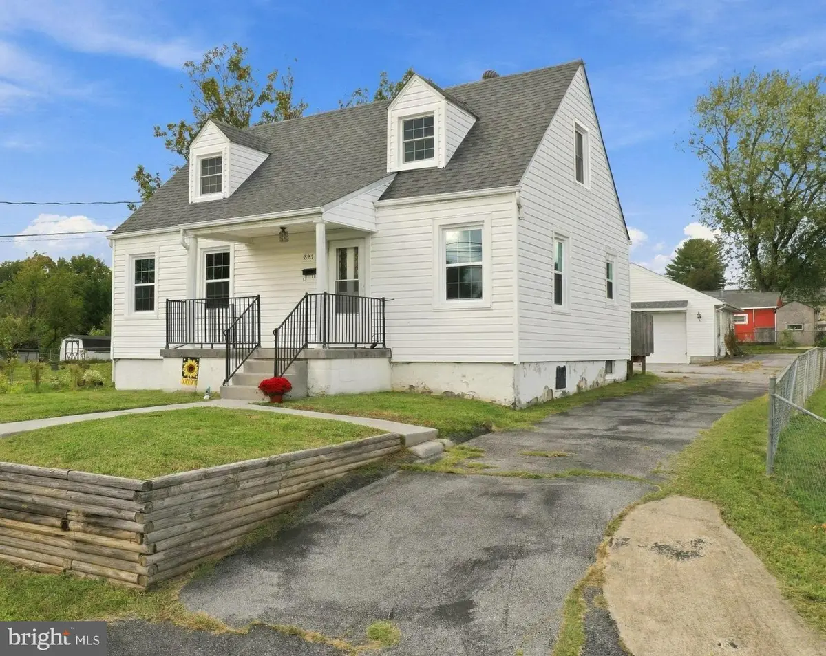 823 W 13th St, Front Royal, VA 22630 - #1