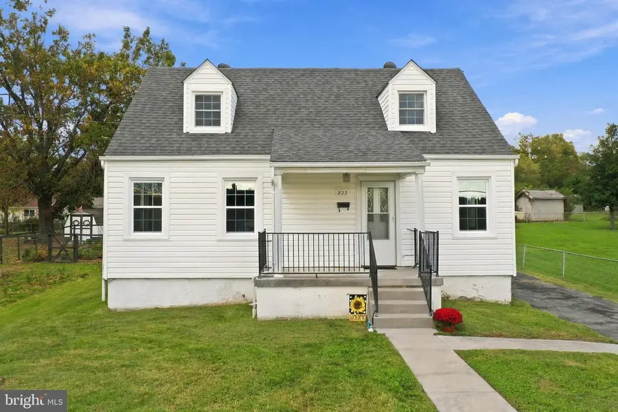 823 W 13th St, Front Royal, VA 22630 - #3