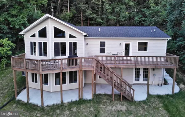 2168 High Top Rd, LINDEN, VA 22642