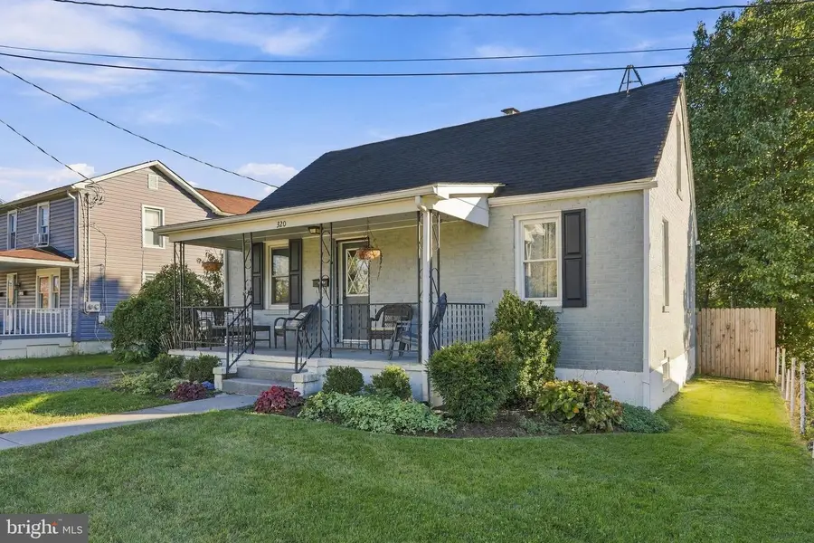 320 W 9th St, Front Royal, VA 22630 - #2