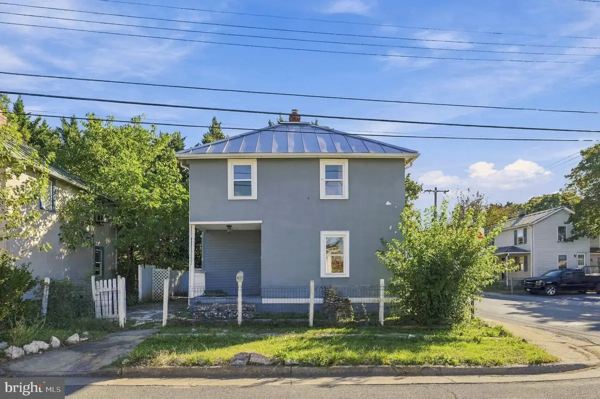 301 Prospect St E, Front Royal, VA 22630 - #1