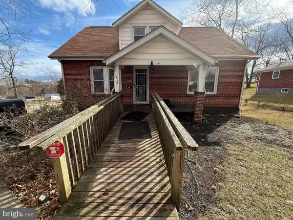 1015 W Washington St, WYTHEVILLE, VA 24382