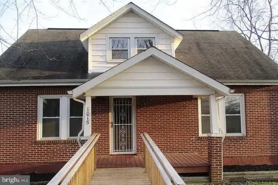 1015 W Washington St, Wytheville, VA 24382 - #2