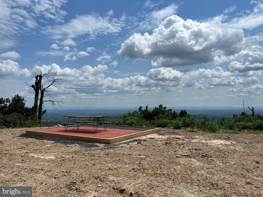 390 Radio Tower Rd, HEDGESVILLE, WV 25427 ERA