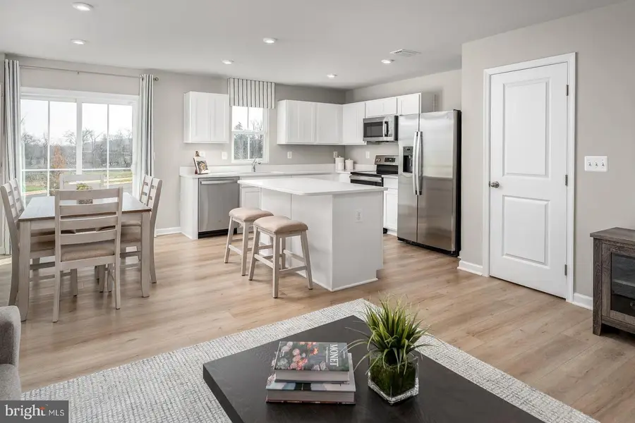 618d Gunnison Dr, Hedgesville, WV 25427 - Image #2