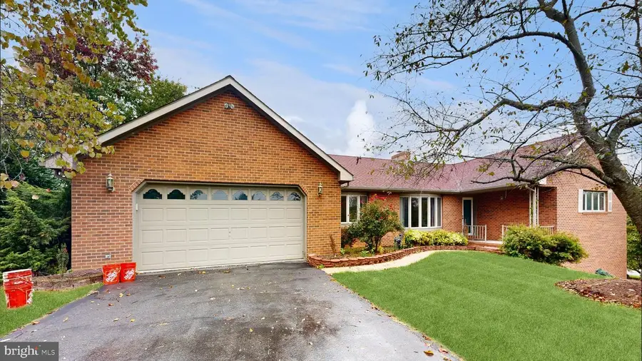 40 Marston Dr, Martinsburg, WV 25403 - #2