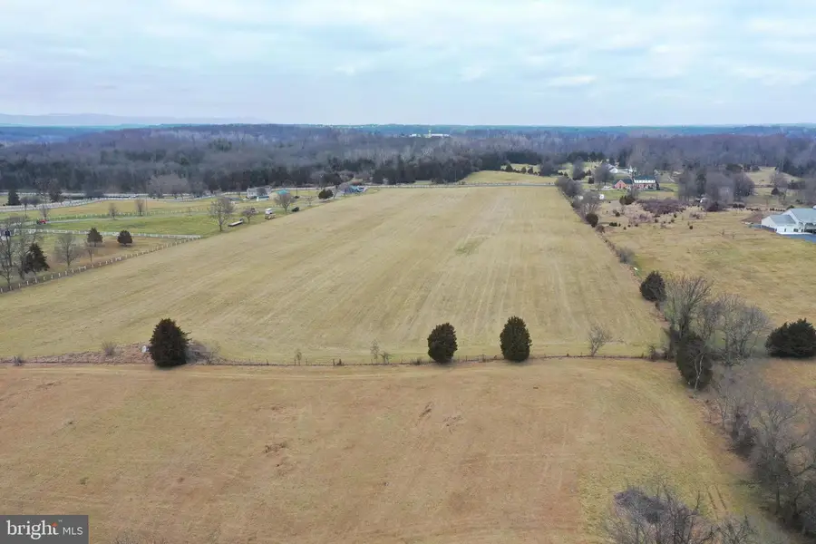 590 Carlyle Rd, Martinsburg, WV 25404 - Image #2