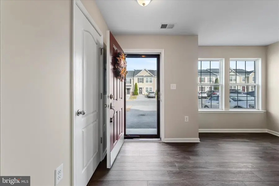 22 Fast View Dr, Martinsburg, WV 25404 - Image #2