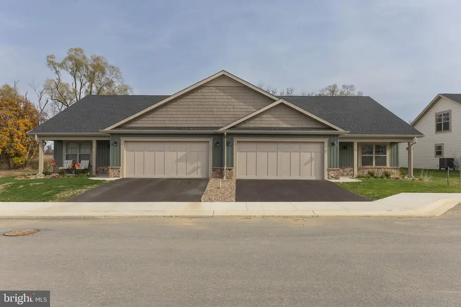 85 Grainfield Ct, Martinsburg, WV 25404 - Image #2